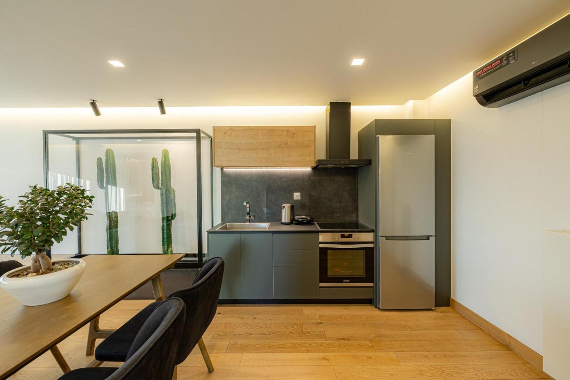 Earth Boutique Apartments Next To Stavros Niarchos Атина Екстериор снимка