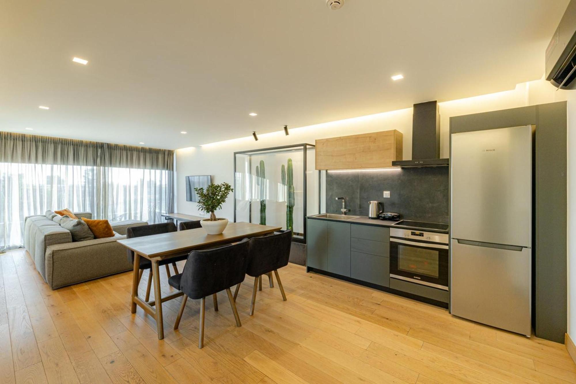 Earth Boutique Apartments Next To Stavros Niarchos Атина Екстериор снимка