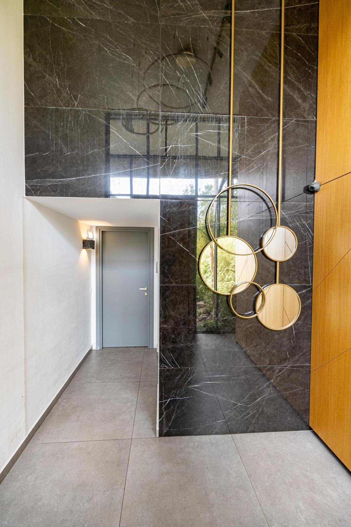 Earth Boutique Apartments Next To Stavros Niarchos Атина Екстериор снимка